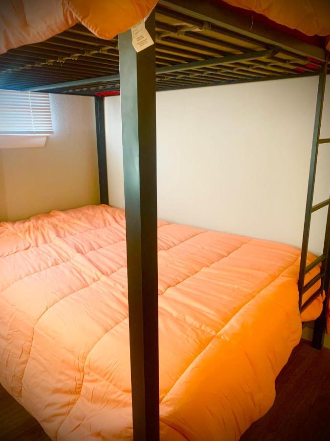 The Doze Off Hostel Houston Exterior photo